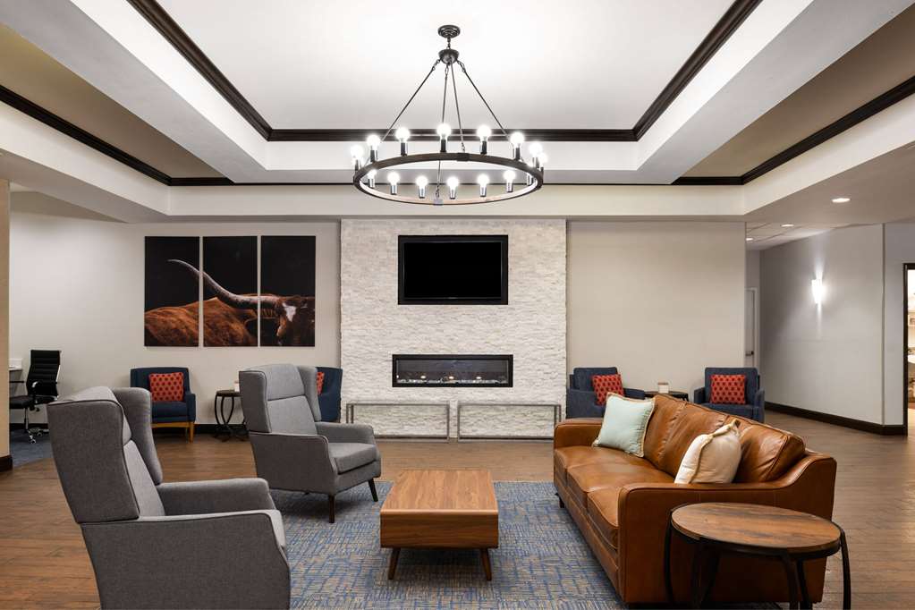 La Quinta Inn & Suites by Wyndham Denton University Drive - photo 7