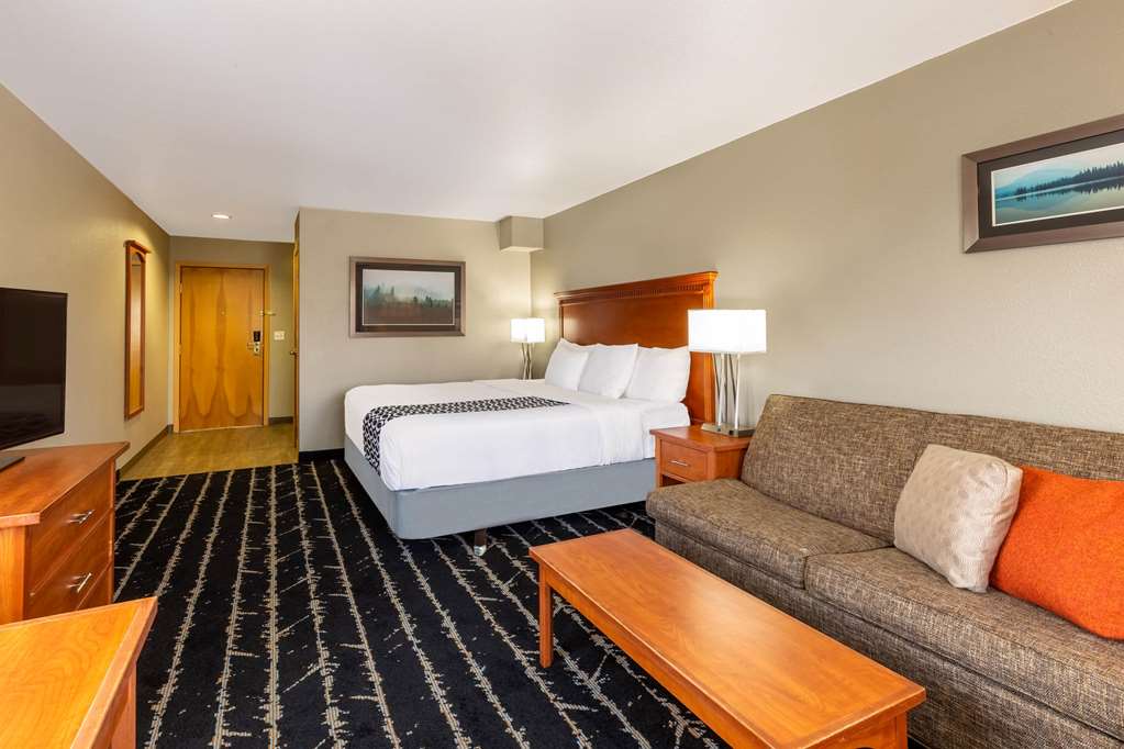 La Quinta Inn & Suites by Wyndham Vancouver - photo 15