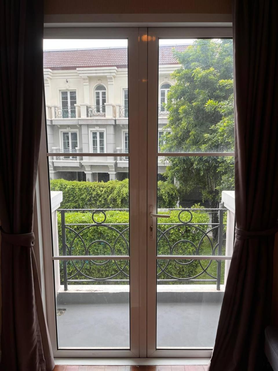 3BR Sukhumvit Townhouse close to Emsphere and BTS MRT