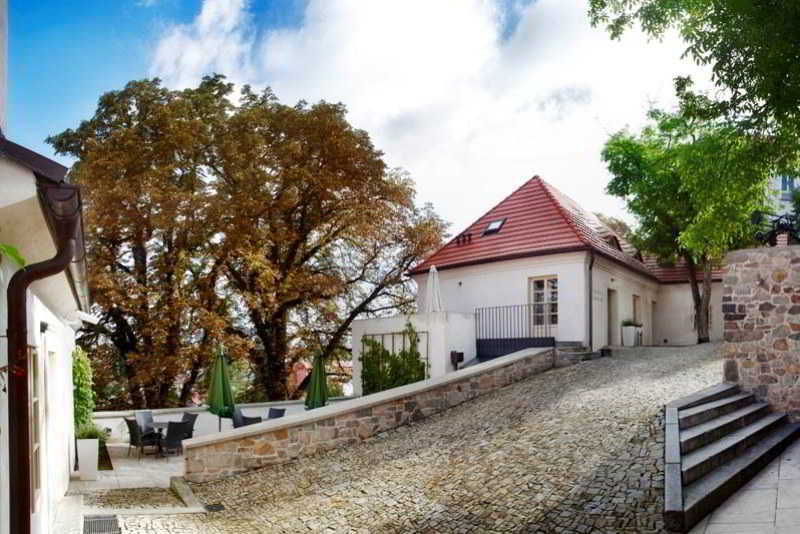 Bellevue Hotel Benešov — hotel in Benesov