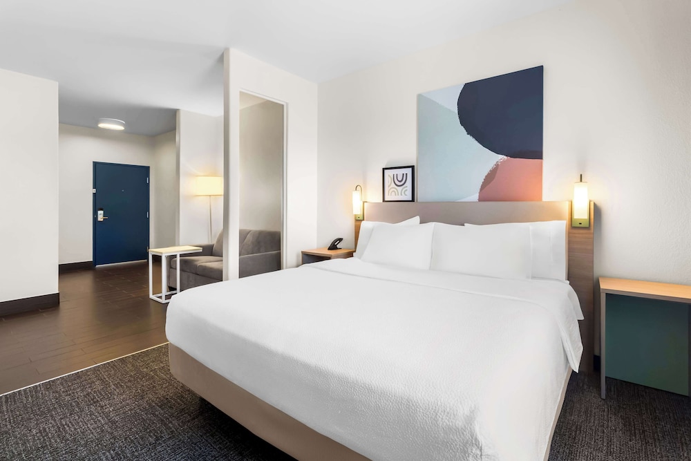 Spark by Hilton Pearland - photo 14