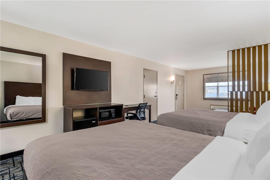Quality Inn & Suites I 10 near Fiesta Texas - photo 28