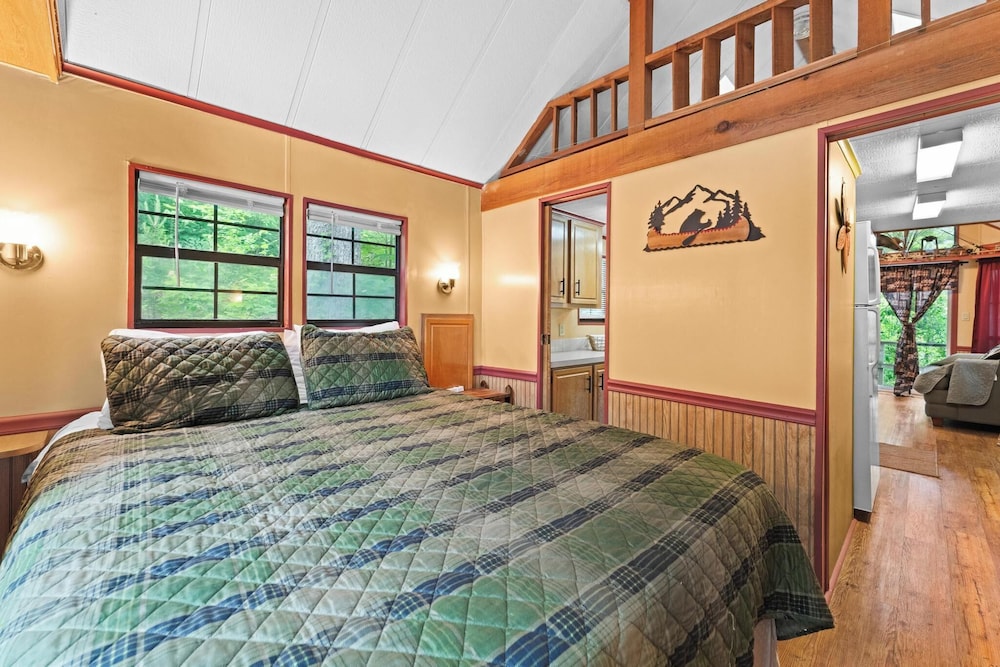 The Cascades Inn - photo 20