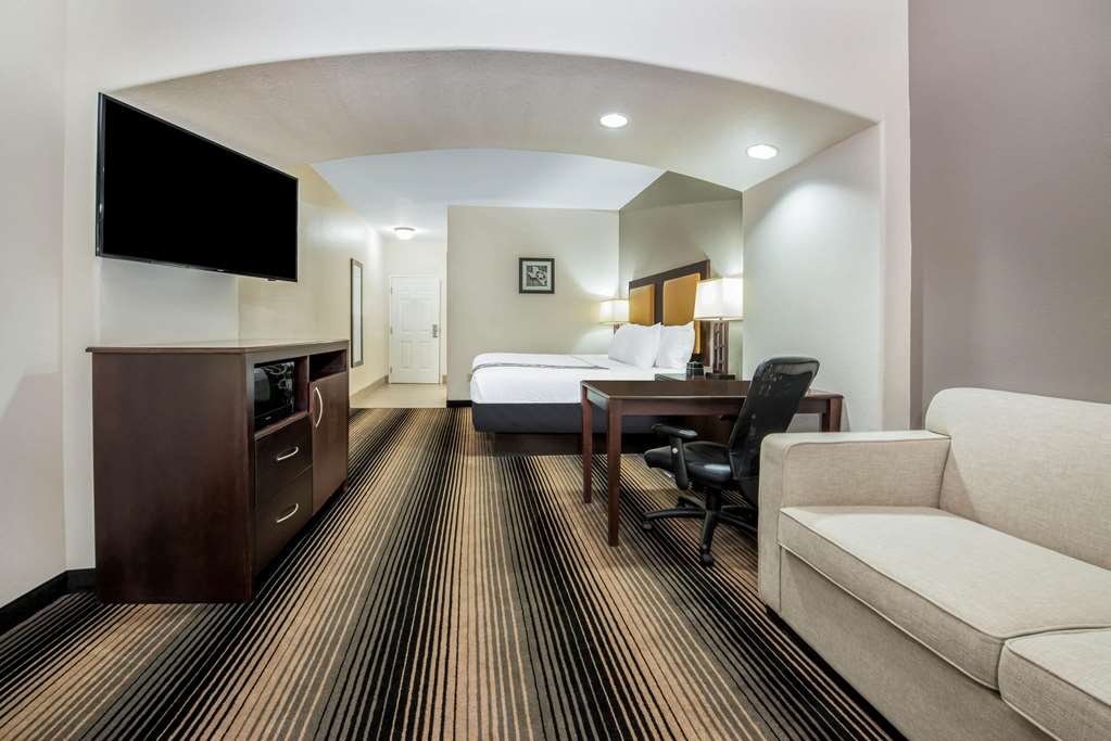La Quinta Inn & Suites by Wyndham Orange - photo 27