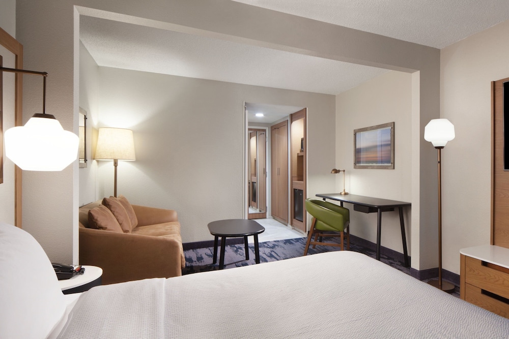 Fairfield Inn & Suites by Marriott Charleston - photo 6