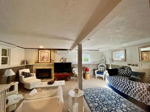 Clear Pond Getaway — 4-Star Luxury Hotel in Plymouth, United States