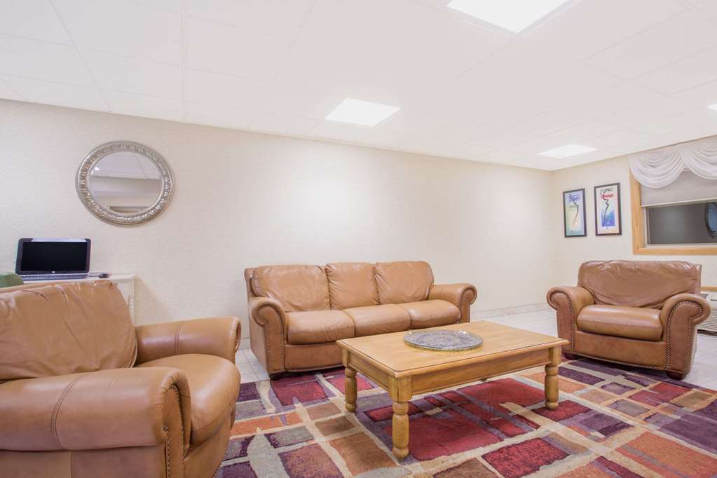 Ramada by Wyndham Angola Fremont Area - photo 2