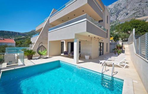 Lovely Home In Makarska With Sauna — 5-Star Luxury Hotel in Makarska, Croatia