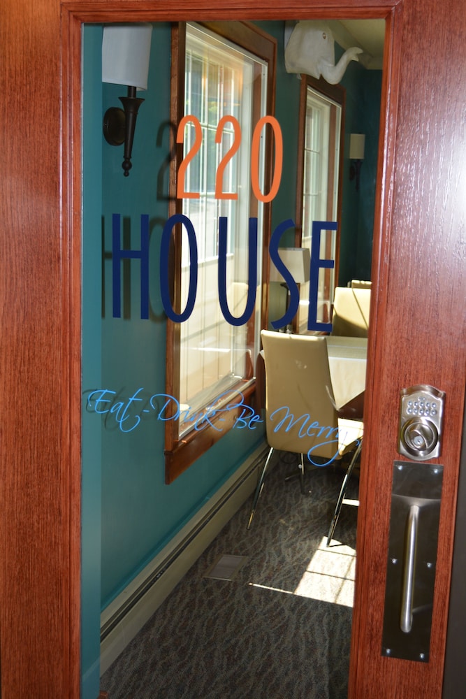 Hotel Dushore - photo 25