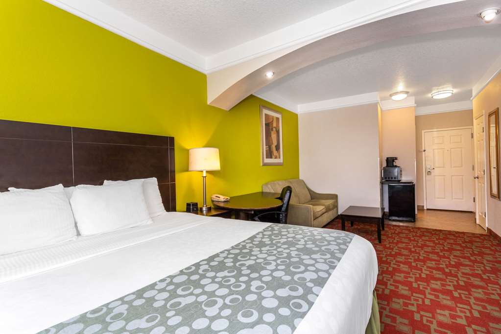 La Quinta Inn & Suites by Wyndham St. Augustine - photo 23