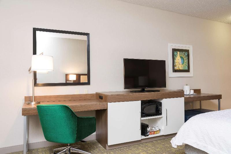 Hampton Inn & Suites East Lansing Okemos - photo 89