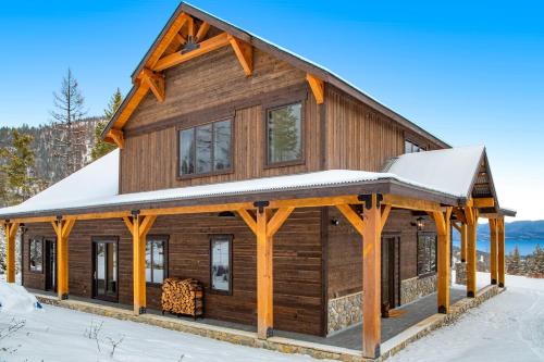 La Tierra Lodge — 4-Star Luxury Hotel in Lakeside, United States