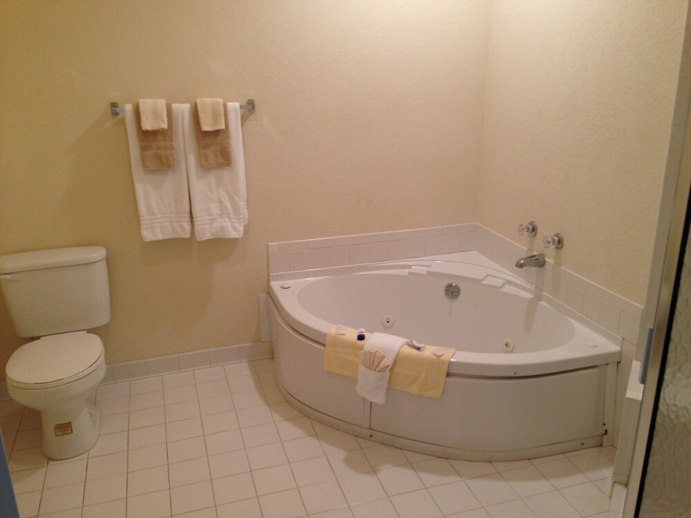 Willowbrook Inn - photo 22
