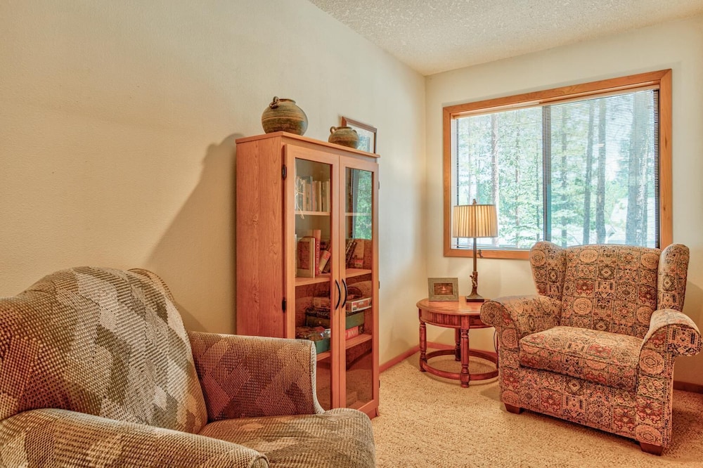 Mt Rainier Lane 1 — Bend — photo 2