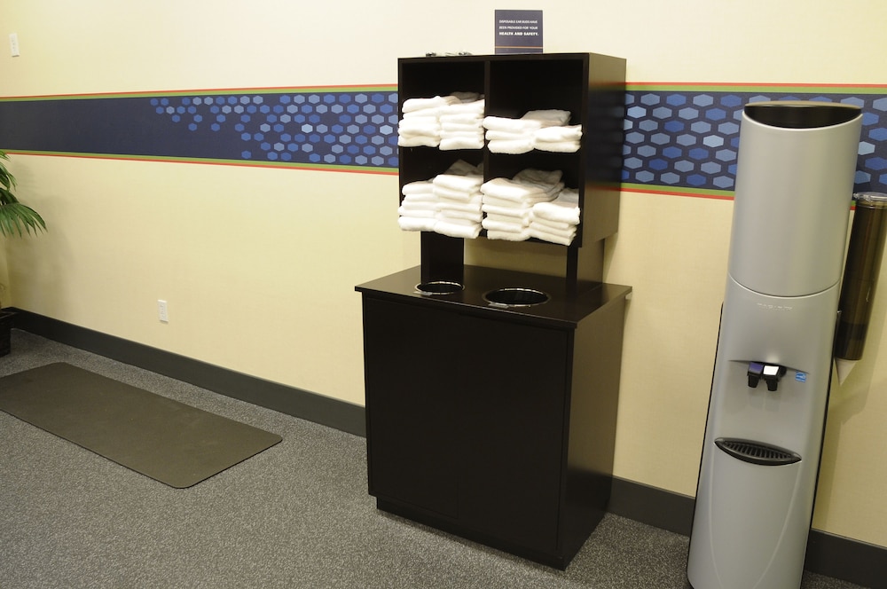 Hampton Inn & Suites Redding - photo 27