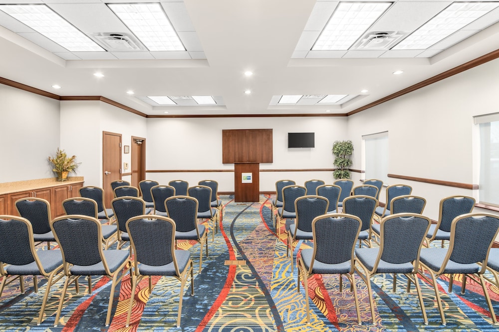 Holiday Inn Express & Suites Wilmington Newark by IHG - photo 55