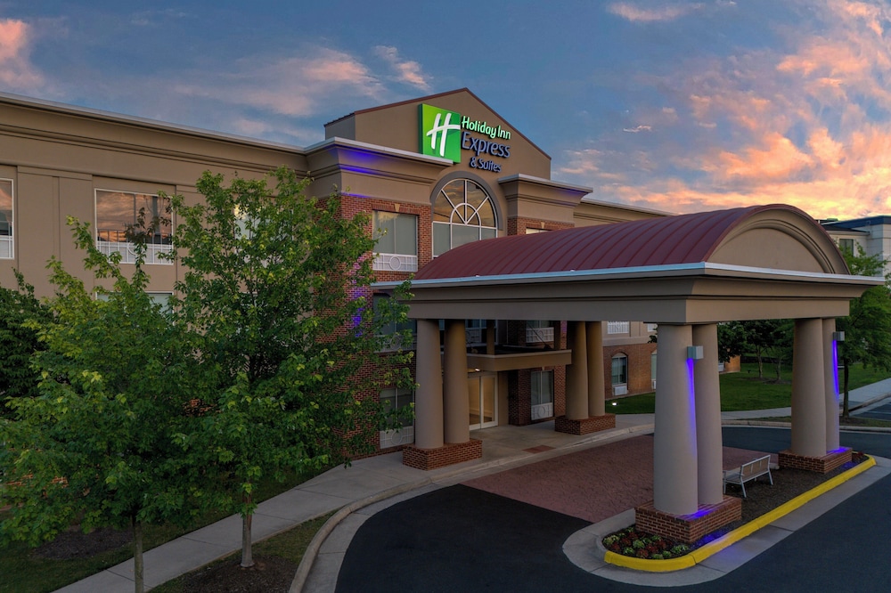 Holiday Inn Express Alexandria Fort Belvoir - photo 47