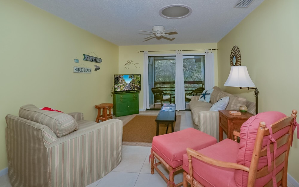 SC204 Beautifully furnished 2 bedroom 2 bath condo — 4-Star Luxury Hotel in Edgewater, United States