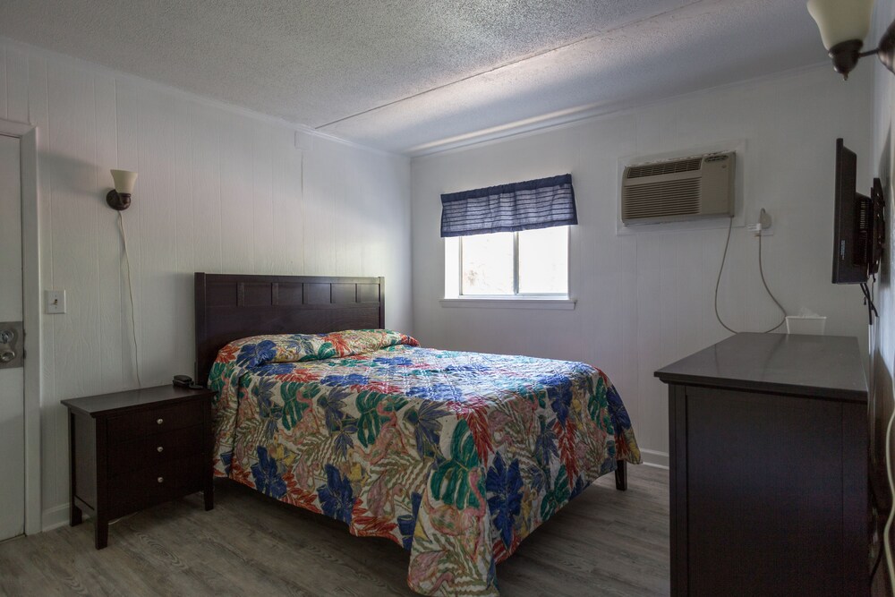 Carolina TarHeel Motel - photo 19