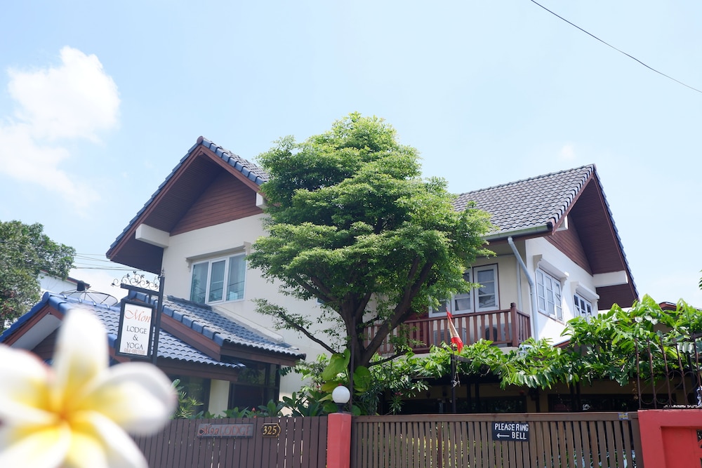 Mon Lodge & Yoga Donmuang