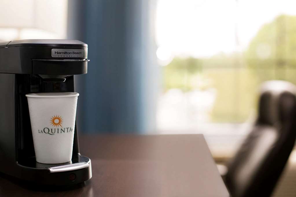 La Quinta Inn & Suites by Wyndham Dublin - photo 45