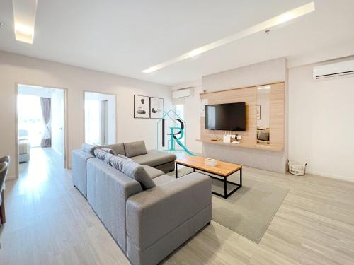 Restful Respite Tanjung Aru Inifnity Pool 2BR — 4-Star Luxury Hotel in Kota Kinabalu, Malaysia
