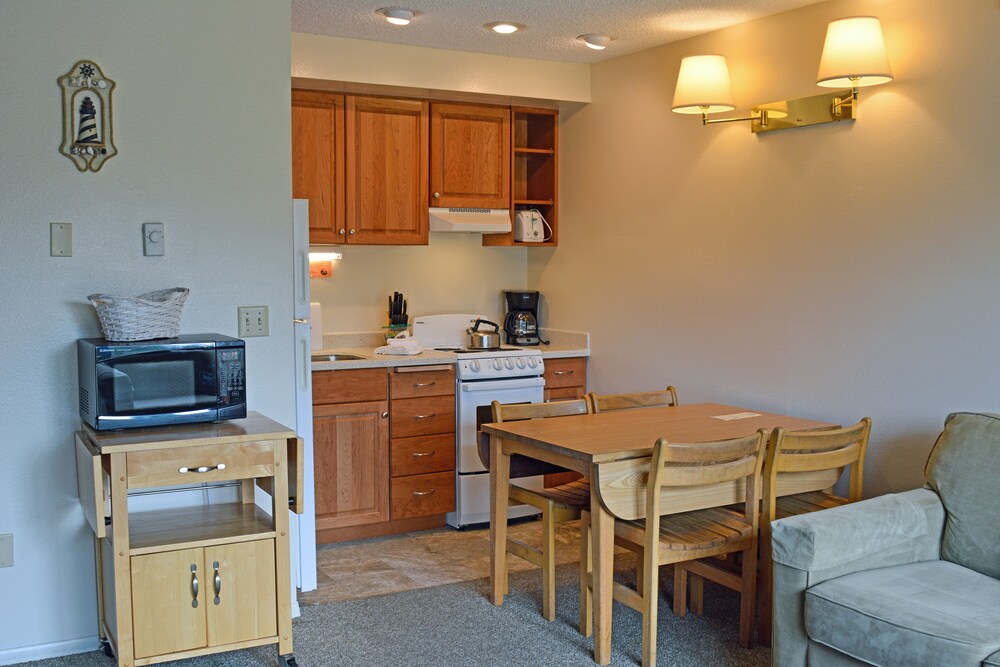 Surfcrest Resort - photo 14