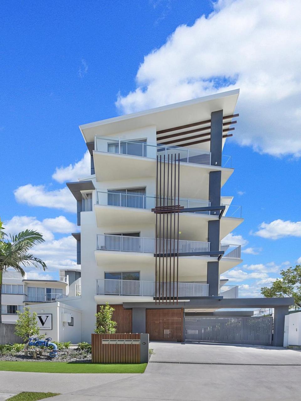 Private 3 Bedroom 200m To the Beach — 4-Star Luxury Hotel in Mooloolaba, Australia