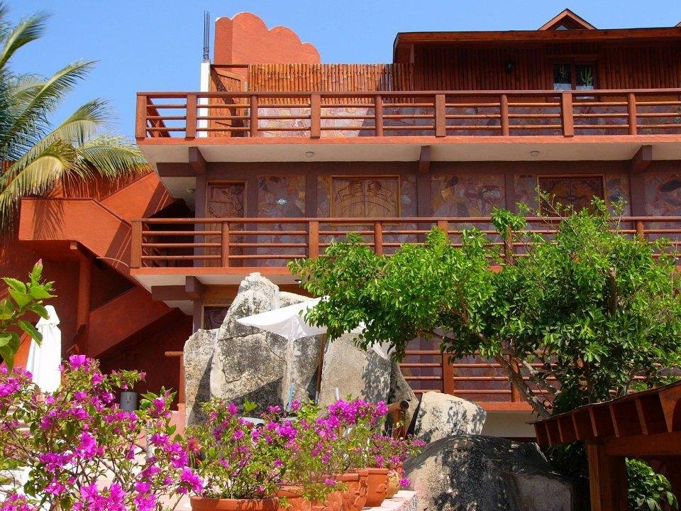 Paradise Lagoon Hotel — 4-Star Luxury Hotel in El Coacoyul, Mexico