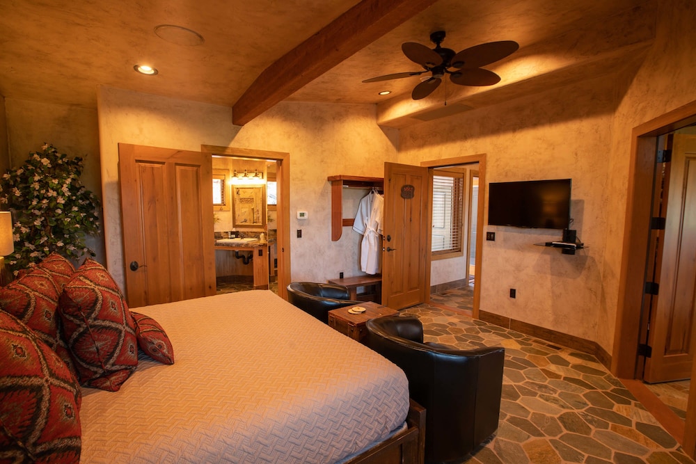 Cougar Ridge Resort LLC - photo 9