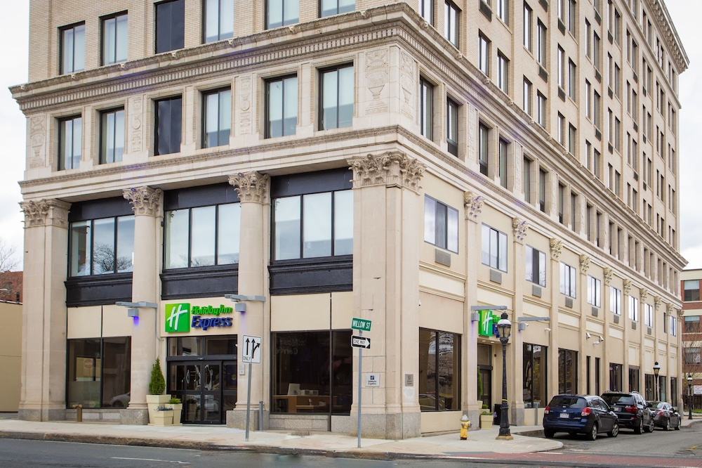 Holiday Inn Express Springfield Downtown by IHG in Springfield, United States