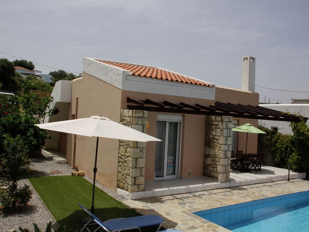 Pretty Holiday Home in Grays near Chafford Gorges Nature Park — 4-Star Luxury Hotel in Rethymno, Greece