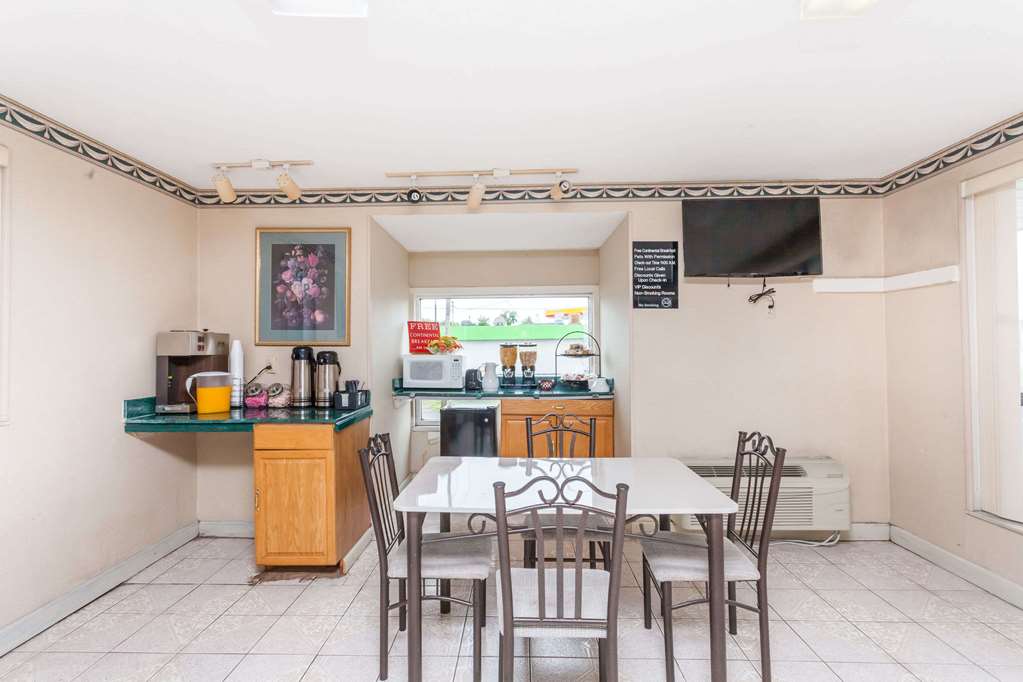 Knights Inn Hurricane Mills - photo 15
