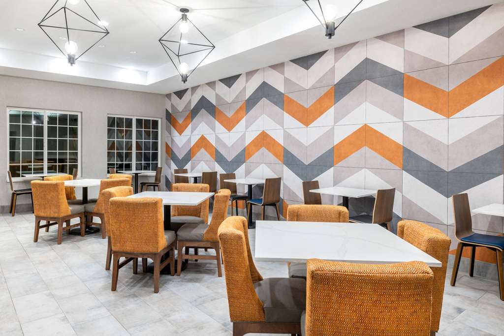 La Quinta Inn & Suites by Wyndham St. George - photo 38