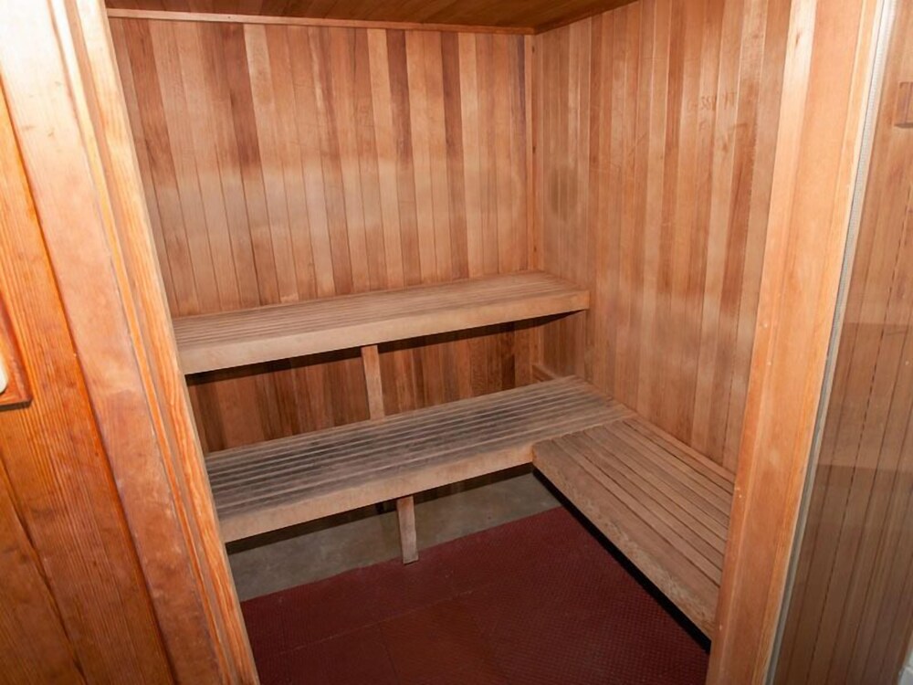 Island Tower 1001 3 Br condo by RedAwning - photo 30