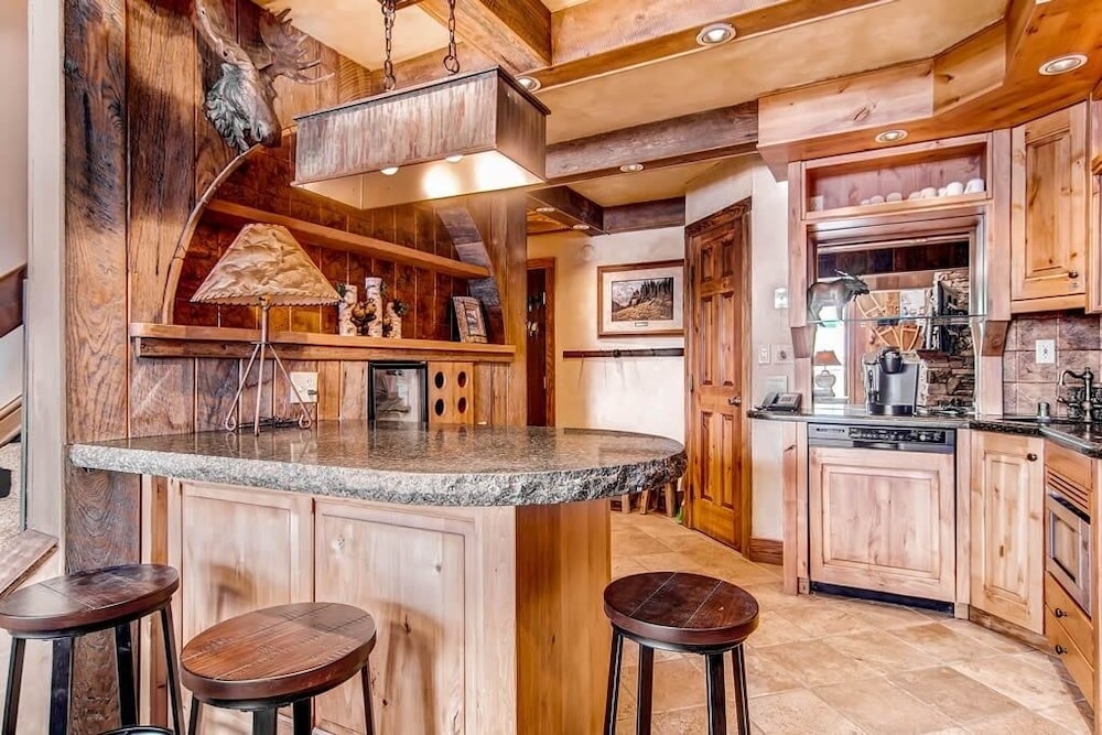 Beaver Run Peak 9 Penthouse by RedAwning - photo 15