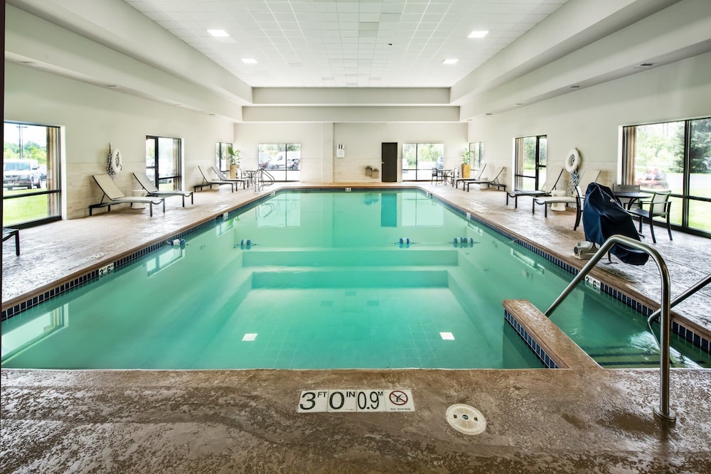 Crowne Plaza Milwaukee Airport by IHG - photo 35