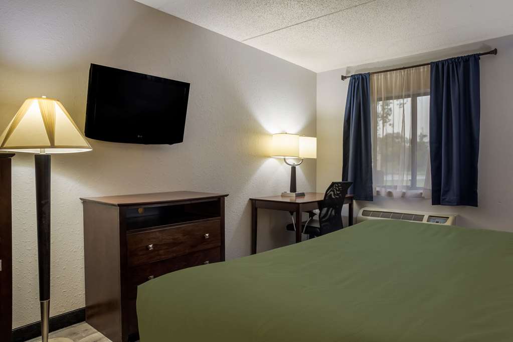 Quality Inn Toledo Westgate - photo 8