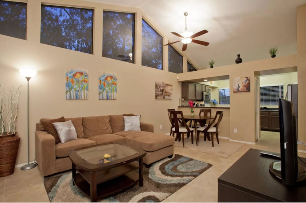 Charming 2BR 2BA by BlueBarrelHomes - photo 11