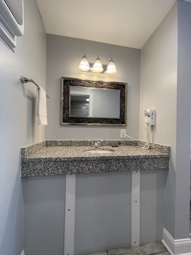Rio Motel and Suites - photo 34