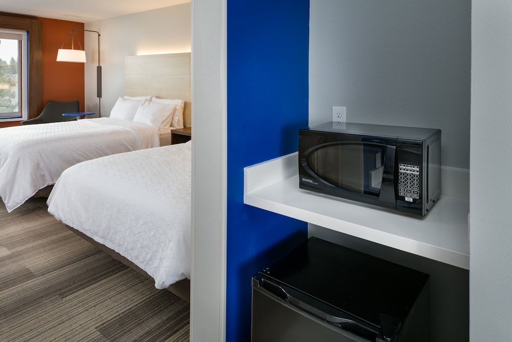 Holiday Inn Express & Suites Bend South by IHG - photo 11