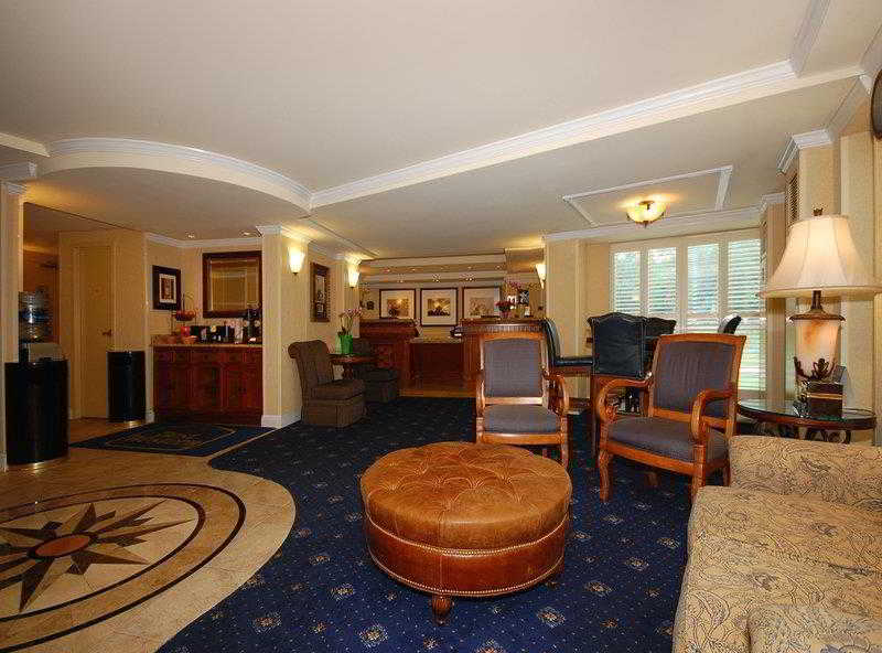 Red Lion Hotel Rosslyn Iwo Jima - photo 21