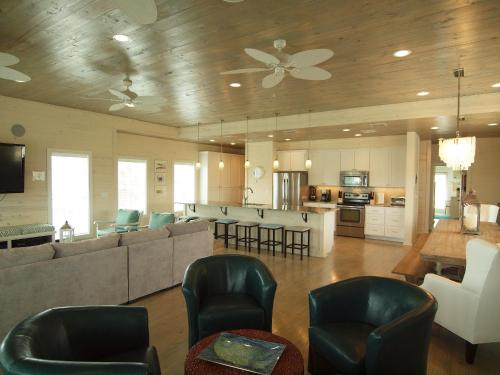 Big Kahuna BB913 — 4-Star Luxury Hotel in Port Aransas, United States