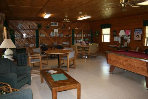Bay Landing Camping Resort Cabin 1 - photo 9