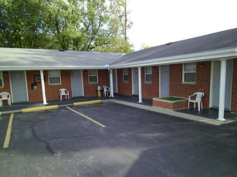 Hillsboro Inn & Suites - photo 12
