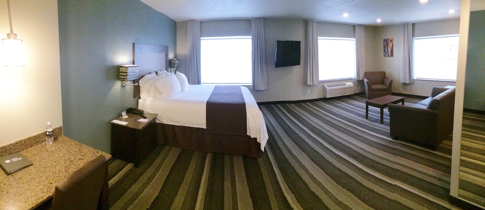 East Avenue Inn & Suites - photo 18