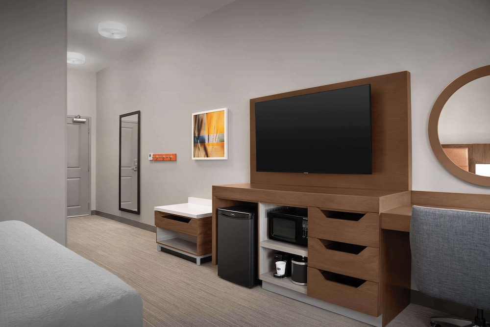 Hampton Inn & Suites Williston - photo 14