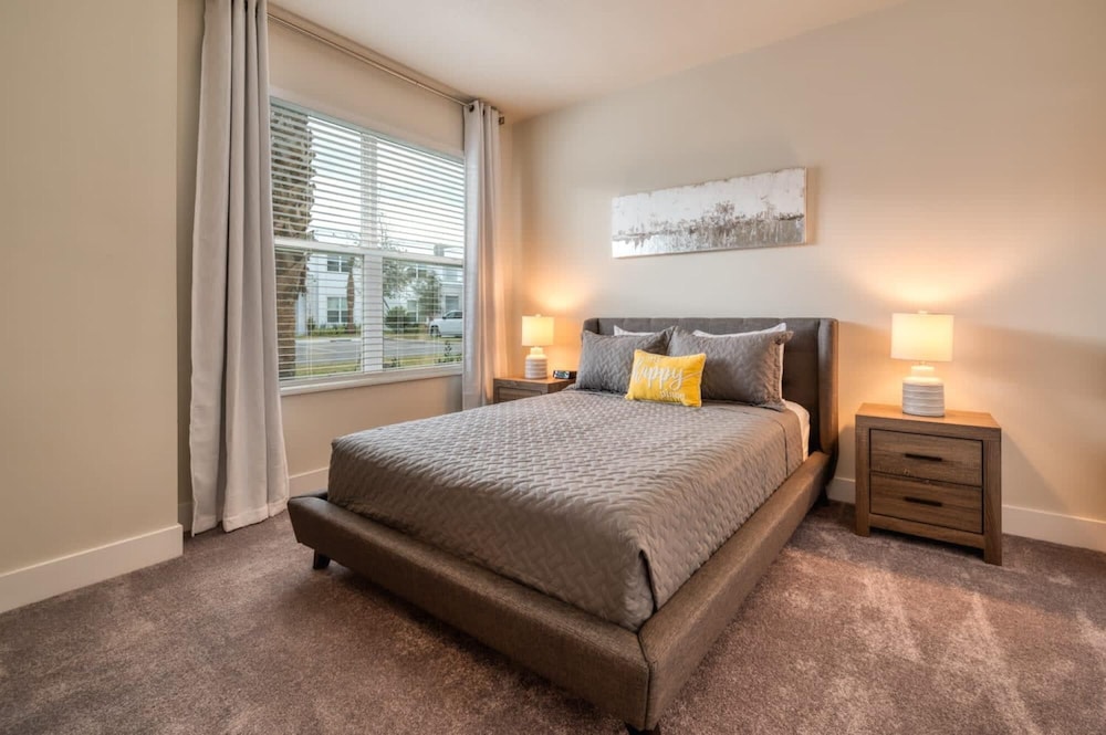 Spacious New Modern Retreat - photo 11