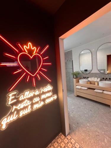 Domus Maria Vittoria — 4-Star Luxury Hotel in Naples, Italy