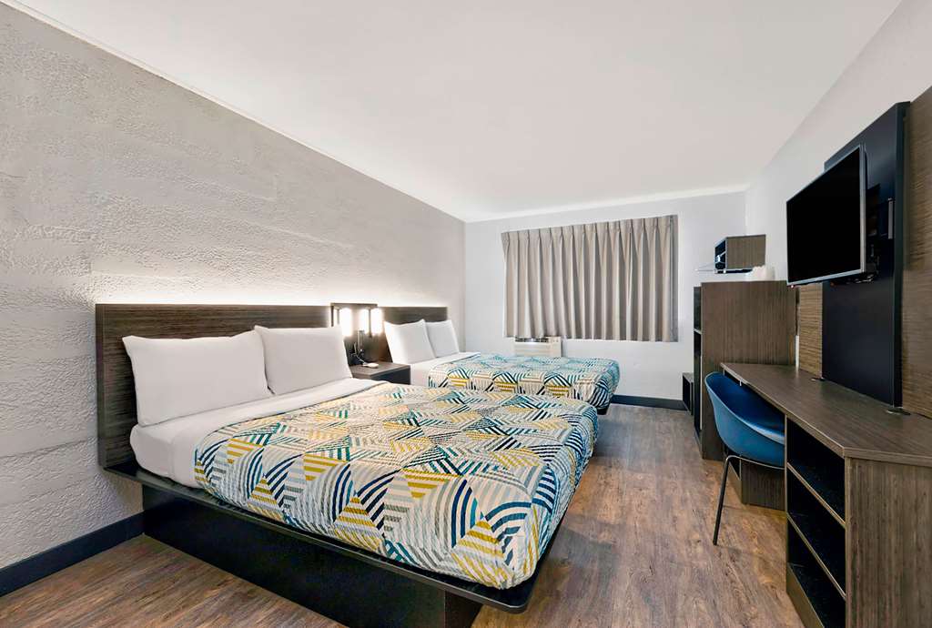 Motel 6 Cedar Rapids IA Airport - photo 14